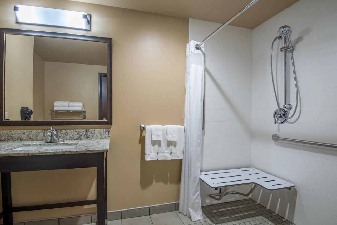 Holiday Inn Salina By Ihg Exterior foto
